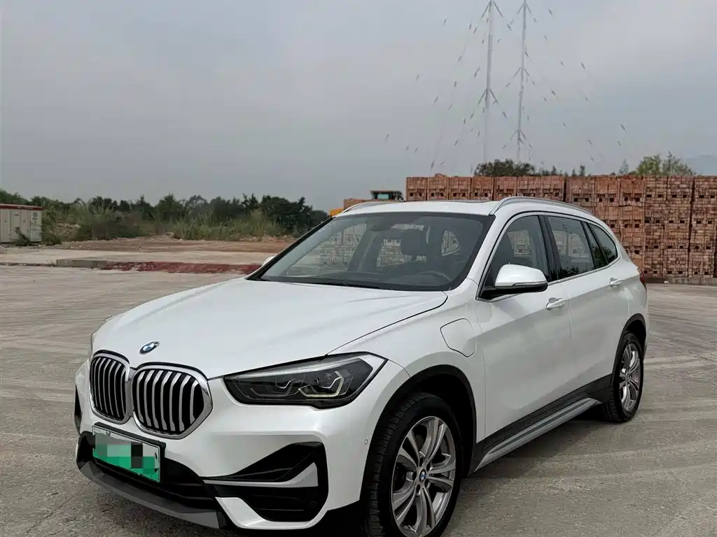 Купить BMW X1