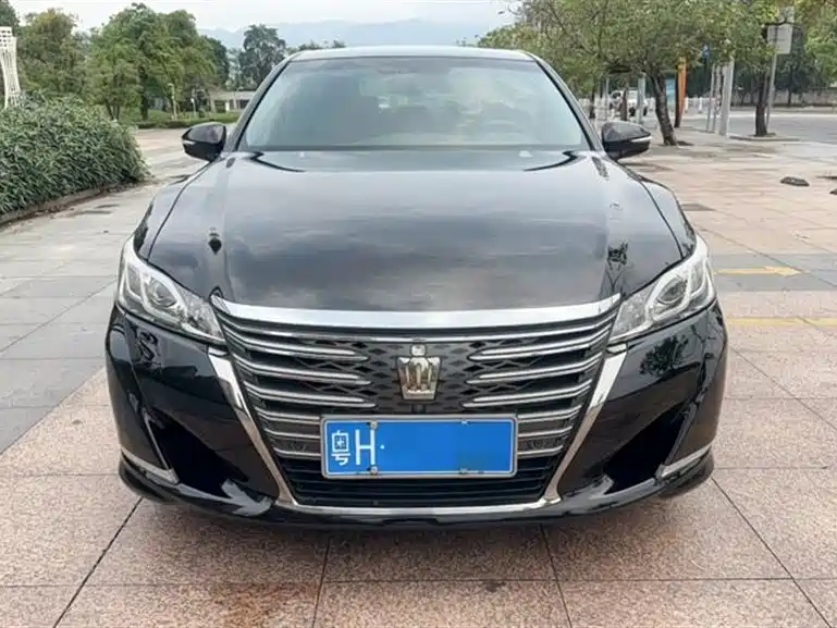 Купить Toyota Crown