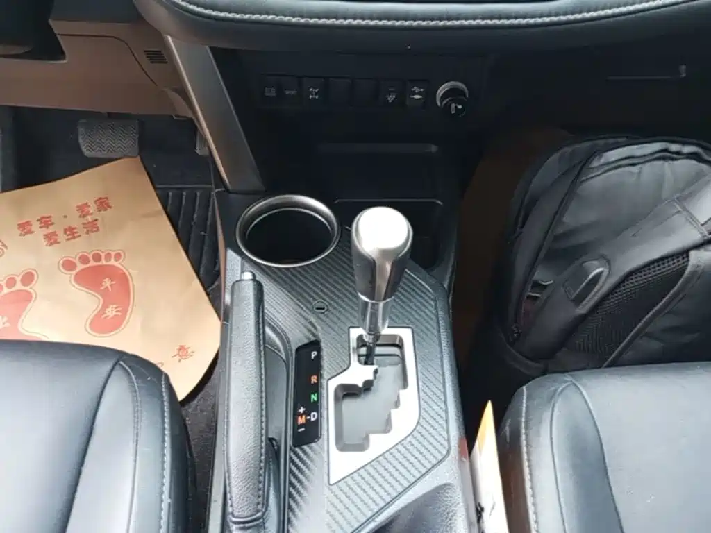 Toyota RAV4 — миниатюра 14