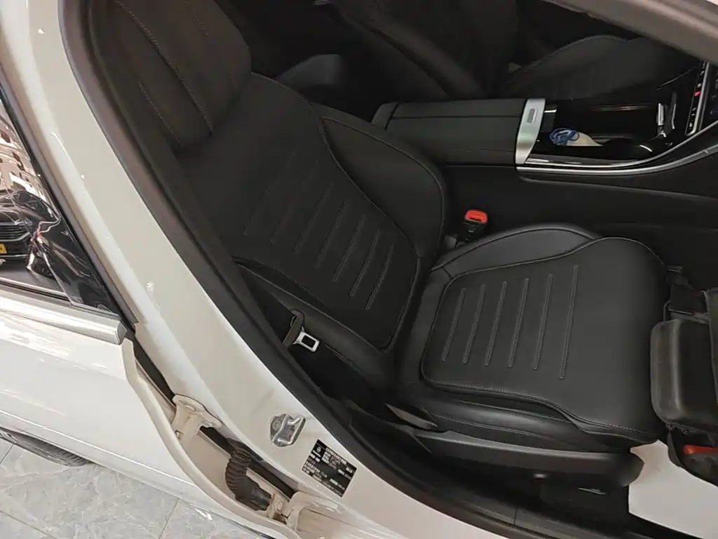 Mercedes-Benz C-Class — миниатюра 25