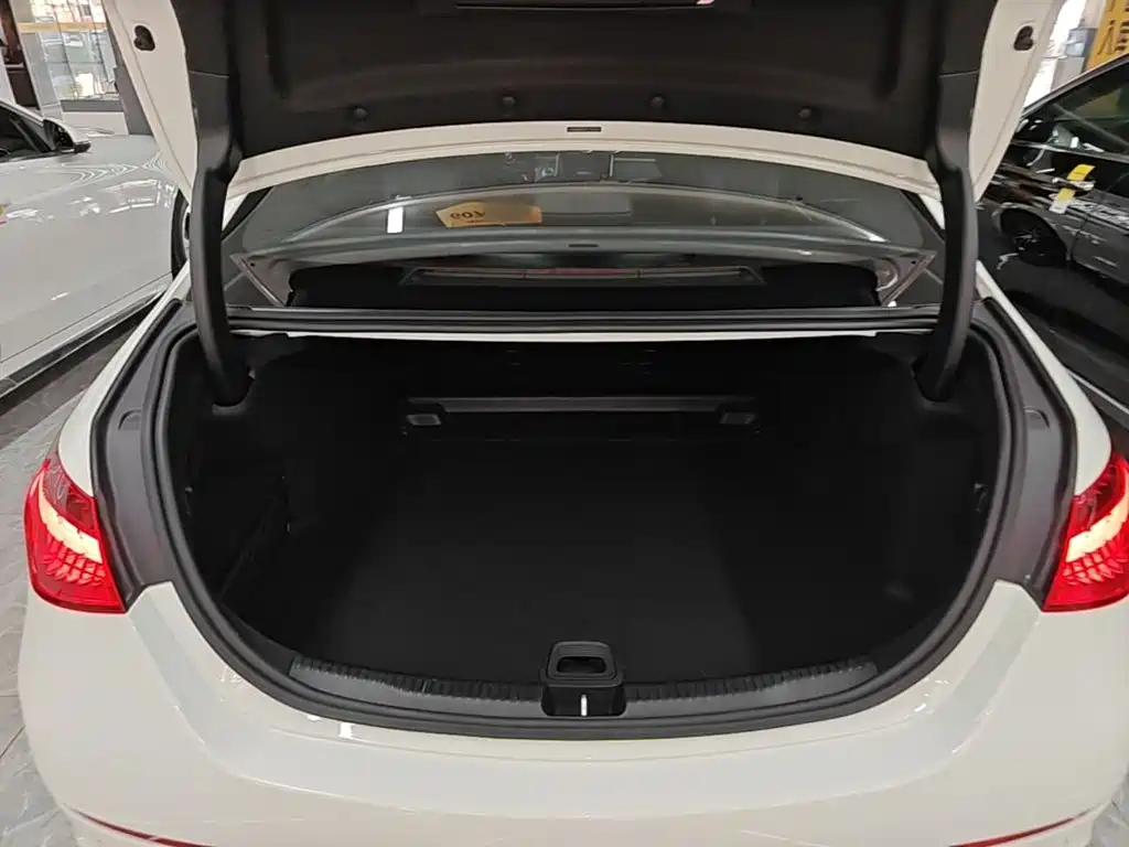 Mercedes-Benz C-Class — миниатюра 19