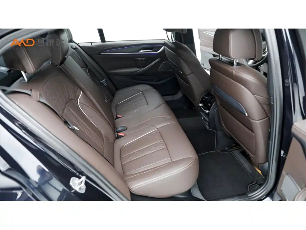BMW 5 Series — миниатюра 8