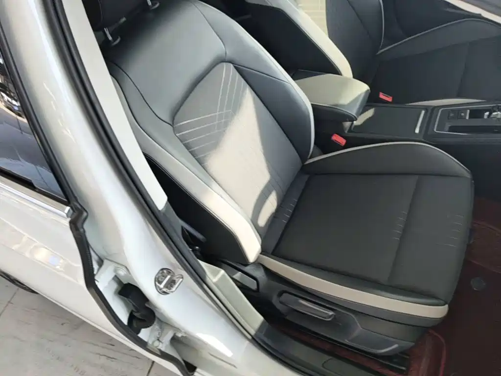 Volkswagen Golf — миниатюра 25