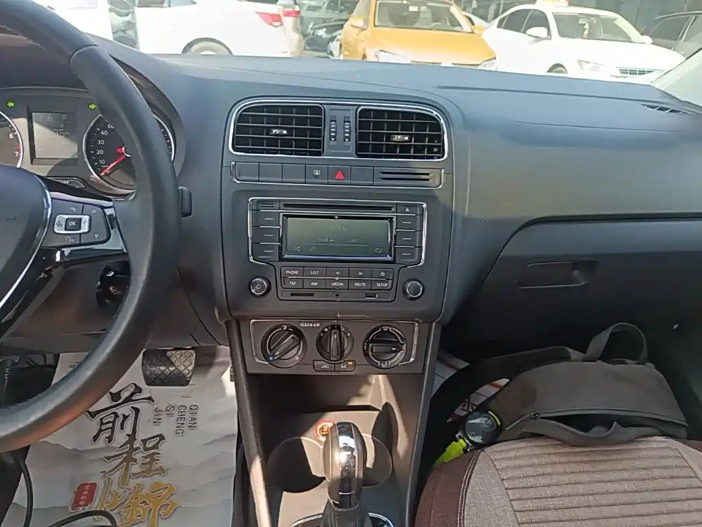 Volkswagen Polo — миниатюра 13
