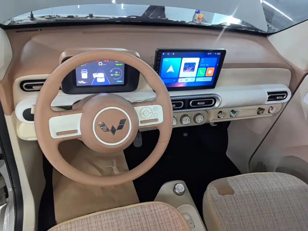 Wuling MINIEV — миниатюра 10