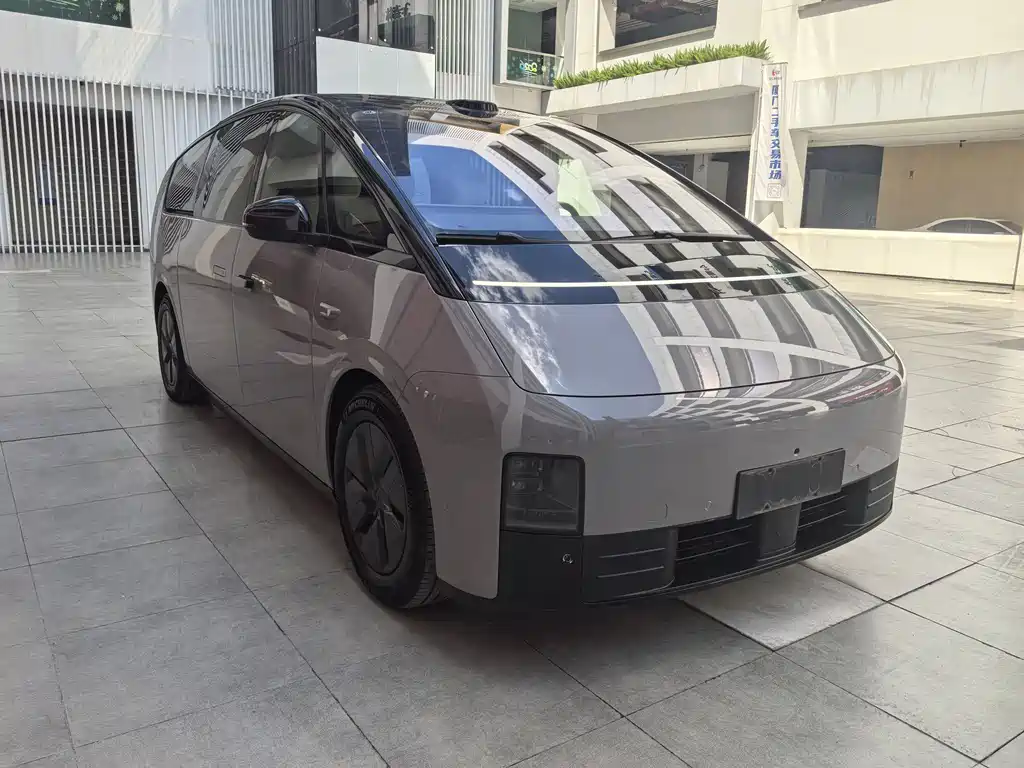 Li Auto MEGA 2025 Ultra