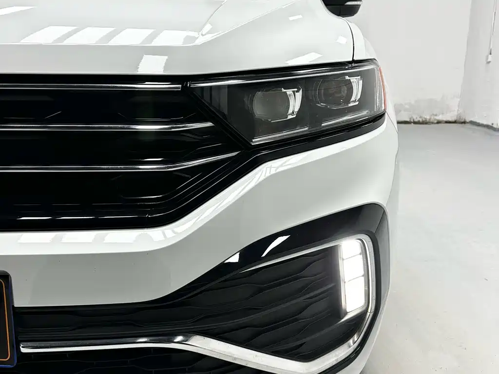 VOLKSWAGEN T ROC EXPLORING SONGS