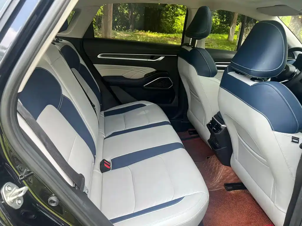 Geely Emgrand L — миниатюра 7
