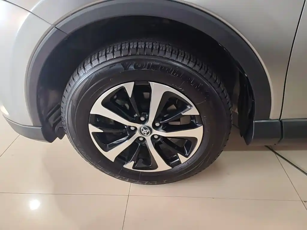 Toyota RAV4 — миниатюра 23
