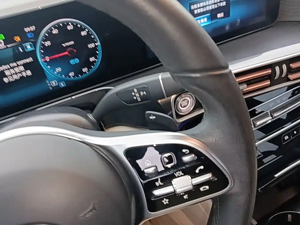 Mercedes-Benz EQC — миниатюра 14