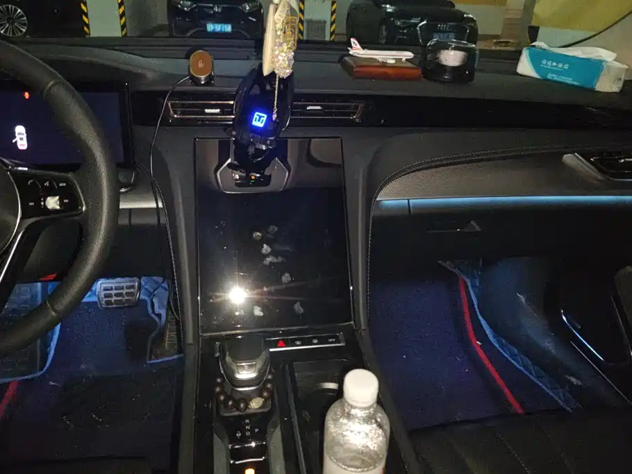Hongqi Hongqi H5 — миниатюра 13