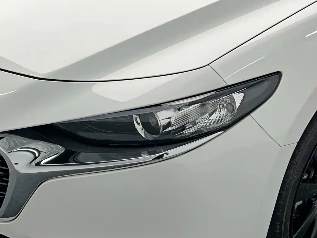 Mazda 3 Axela — миниатюра 10