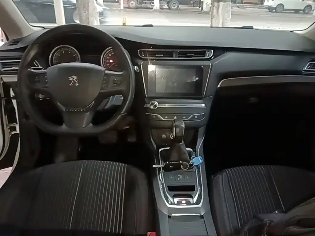 Peugeot 408 — миниатюра 10