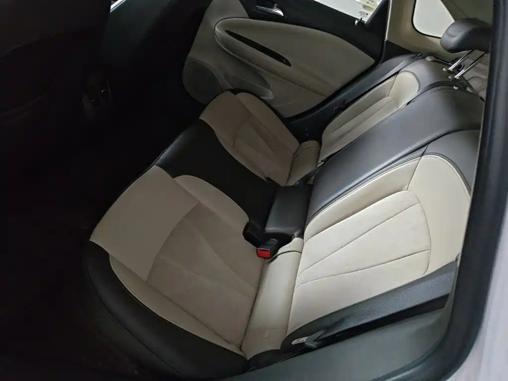 Buick Verano — миниатюра 17