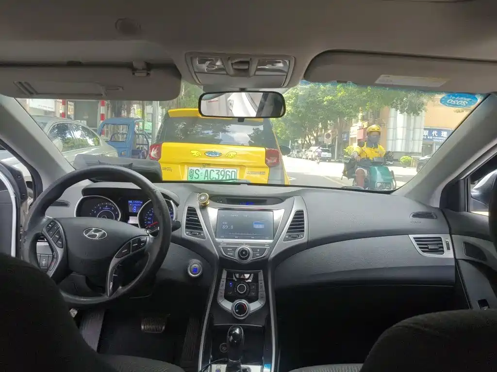 Hyundai Elantra Langdong — миниатюра 9
