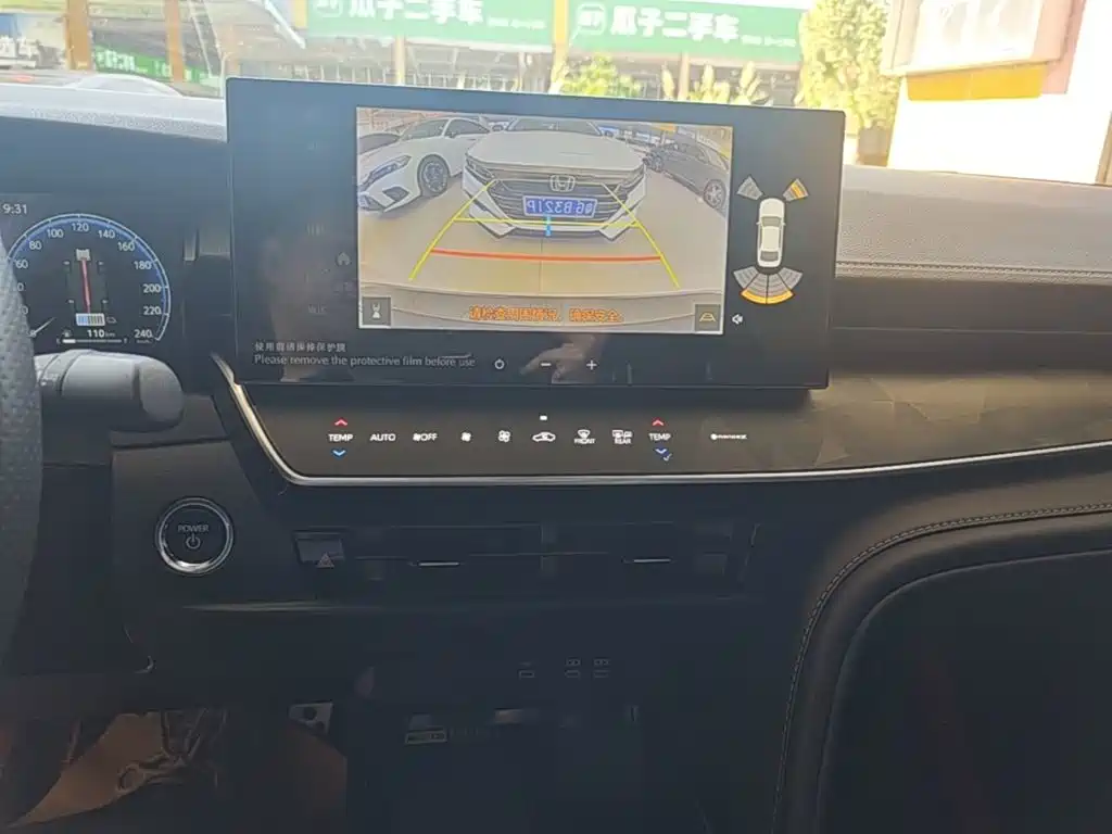 Toyota Camry — миниатюра 13