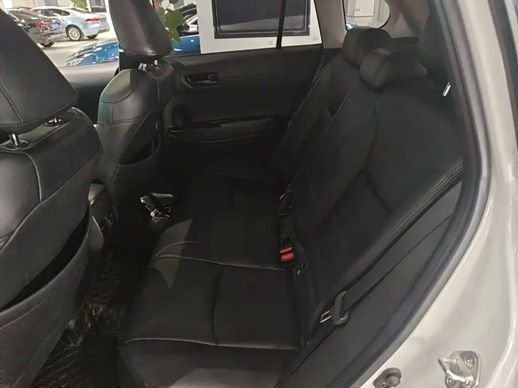 Toyota Corolla Cross — миниатюра 17