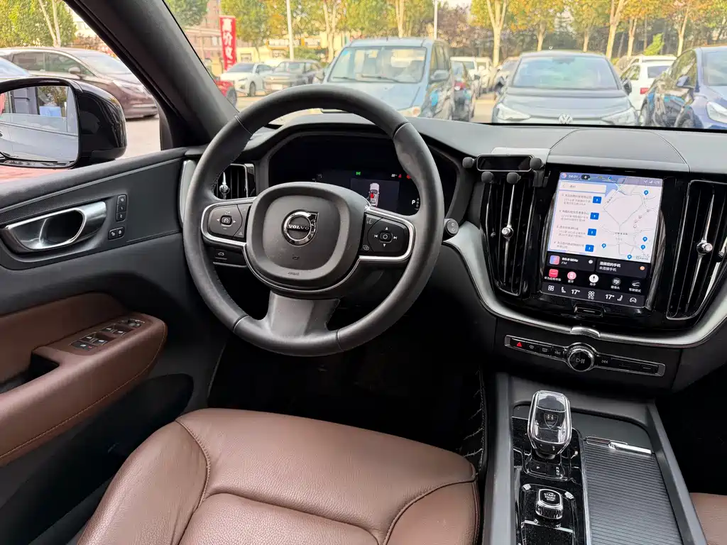 Volvo XC60 — миниатюра 11