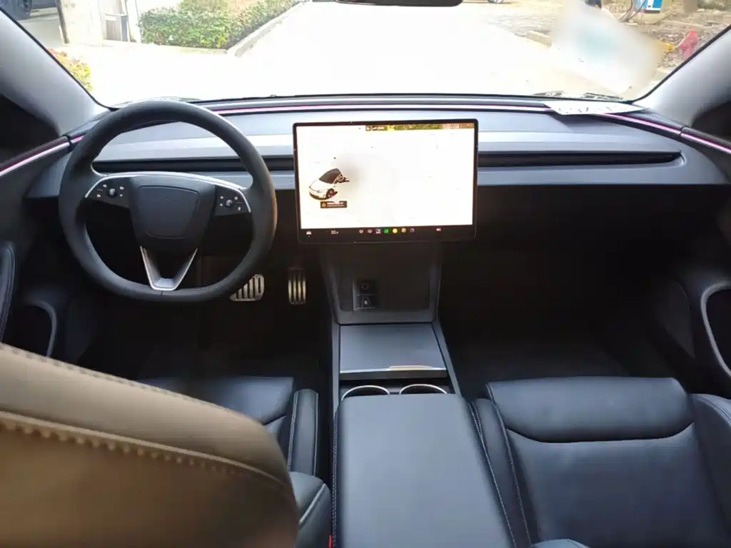Tesla Model 3 — миниатюра 10