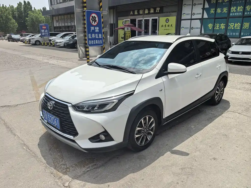 Toyota Yaris L 2022