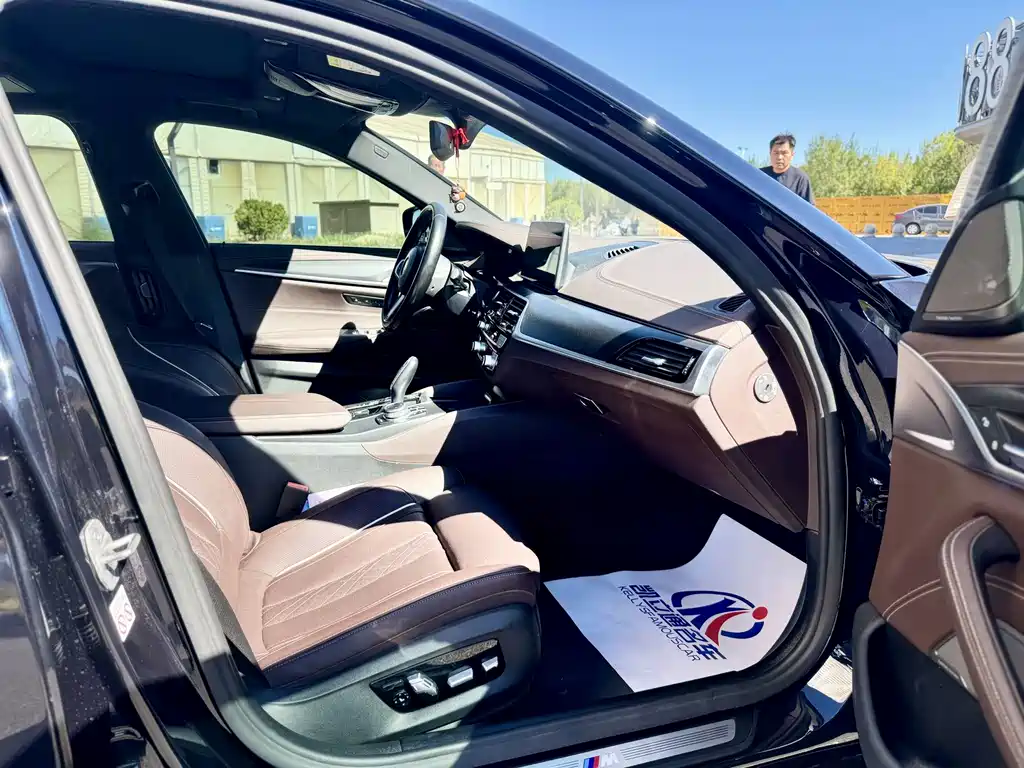 BMW 5 Series New Energy — миниатюра 12