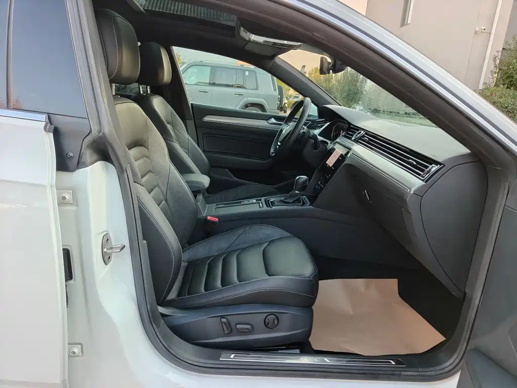 Volkswagen CC — миниатюра 11
