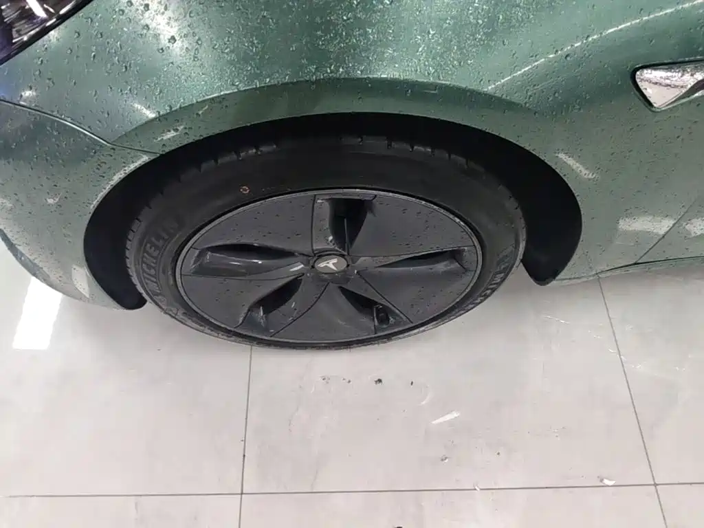 Tesla Model 3 — миниатюра 23