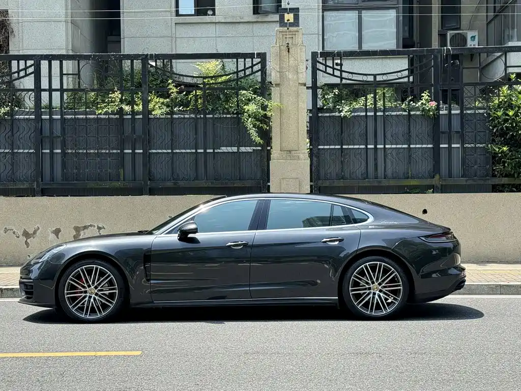 Porsche Panamera — миниатюра 2