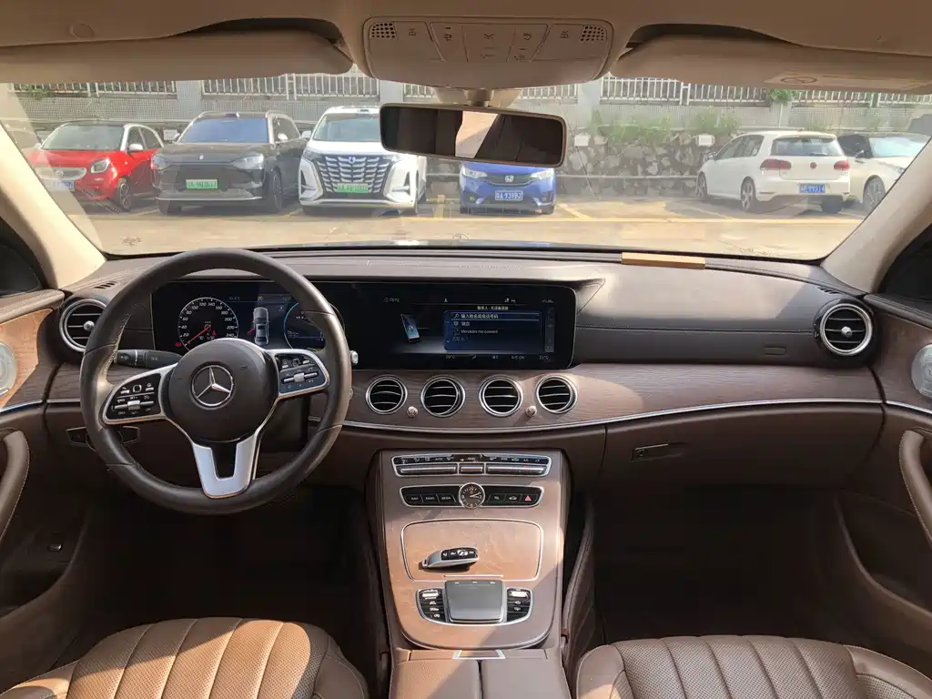 Mercedes-Benz E-Class — миниатюра 13
