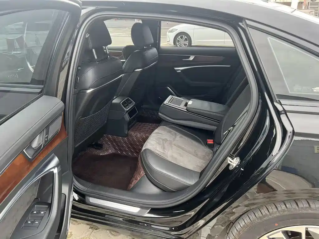 Audi A6L 2020 55 TFSI e quattro