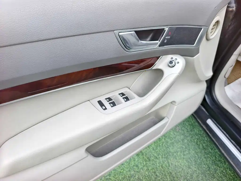 Audi A6L — миниатюра 10