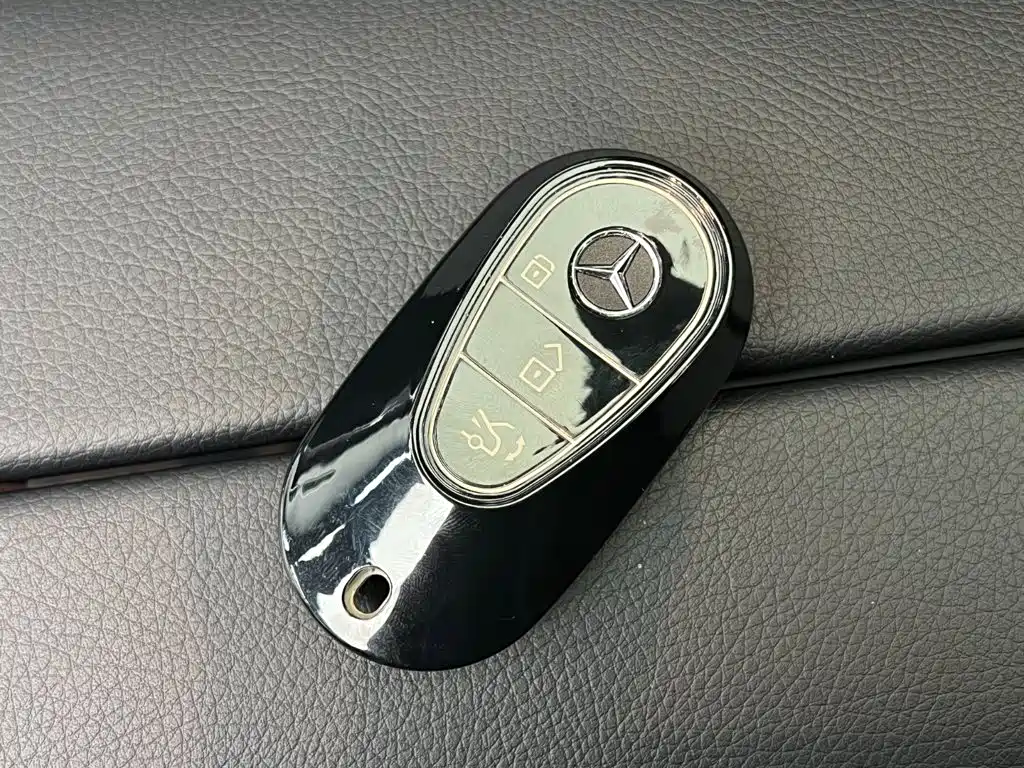 Mercedes-Benz C-Class — миниатюра 16