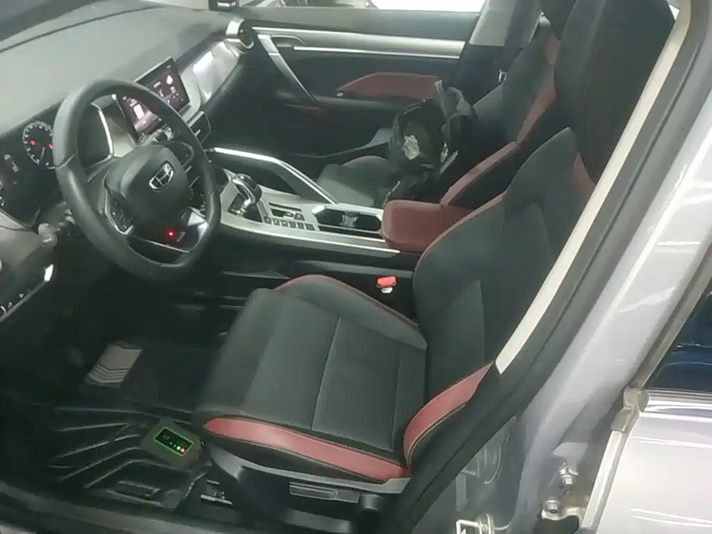 Geely Binyue — миниатюра 15