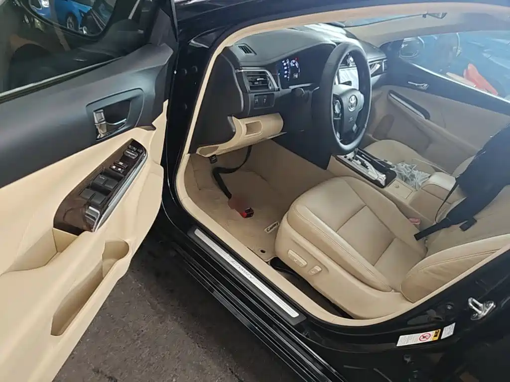 Toyota Camry — миниатюра 16