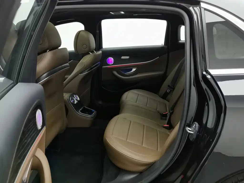 Mercedes-Benz E-Class — миниатюра 15