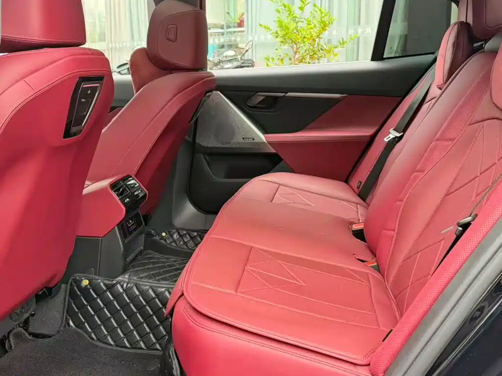 BMW 5 Series — миниатюра 7
