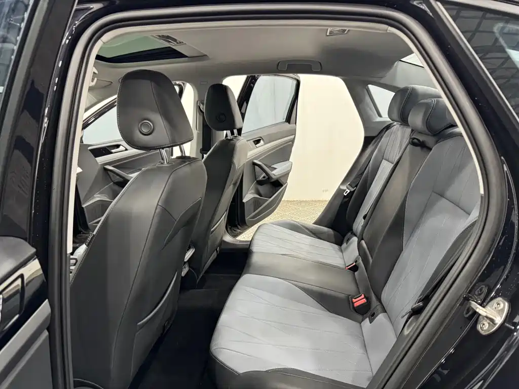 Volkswagen Lavida — миниатюра 6