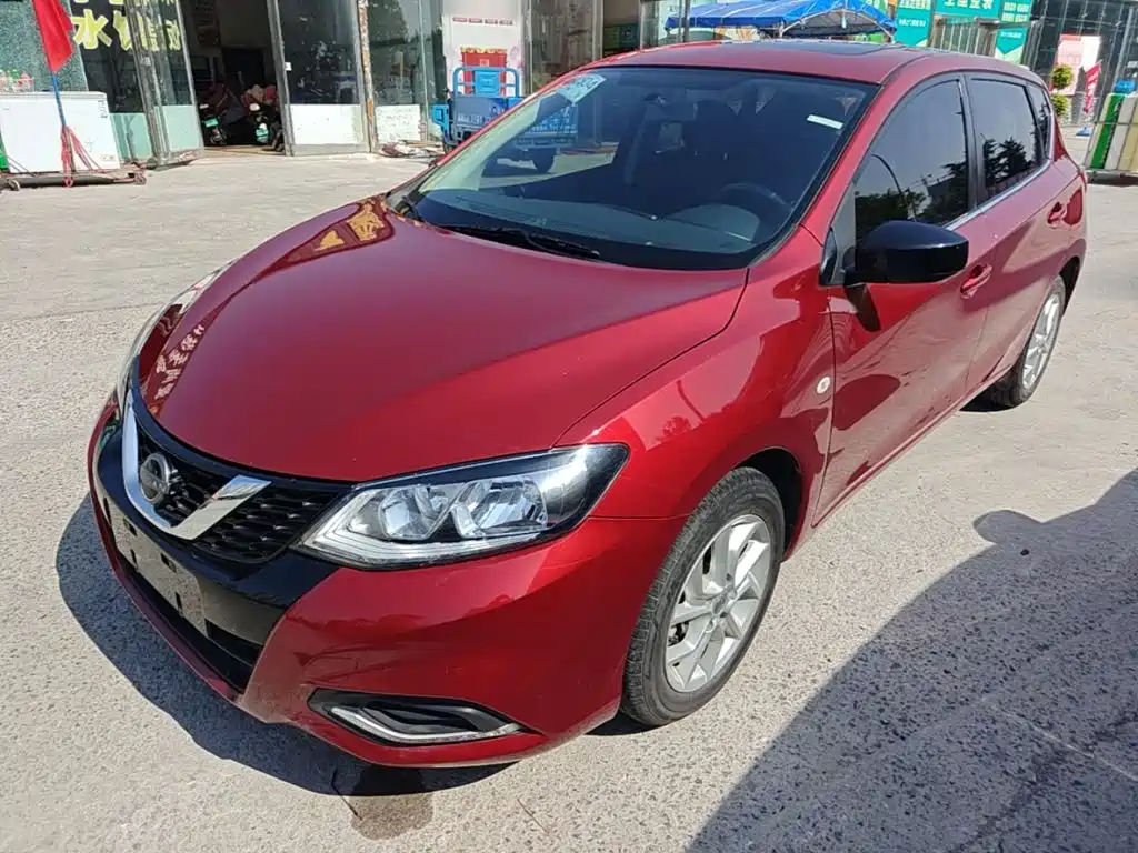 Nissan Tiida — миниатюра 2
