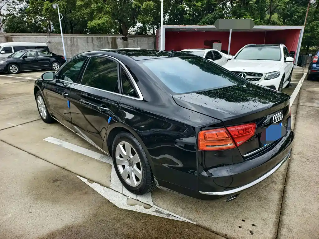 Audi A8 — миниатюра 7
