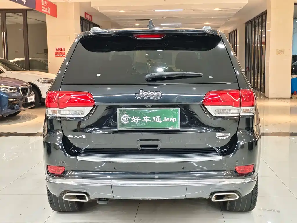Jeep Grand Cherokee (Import) — миниатюра 17