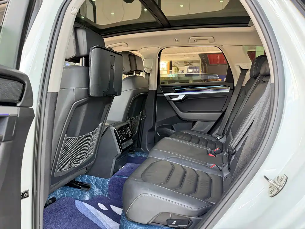 Volkswagen Touareg — миниатюра 11
