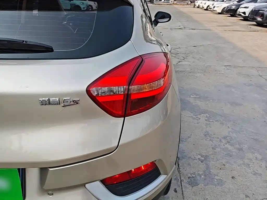 Geely Emgrand GS — миниатюра 8