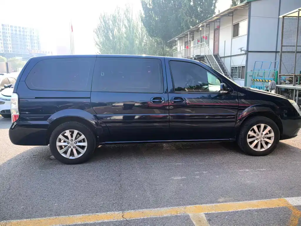 Buick GL8 — миниатюра 8