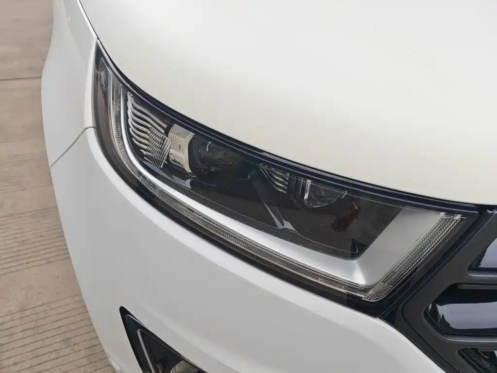 Ford Edge — миниатюра 7
