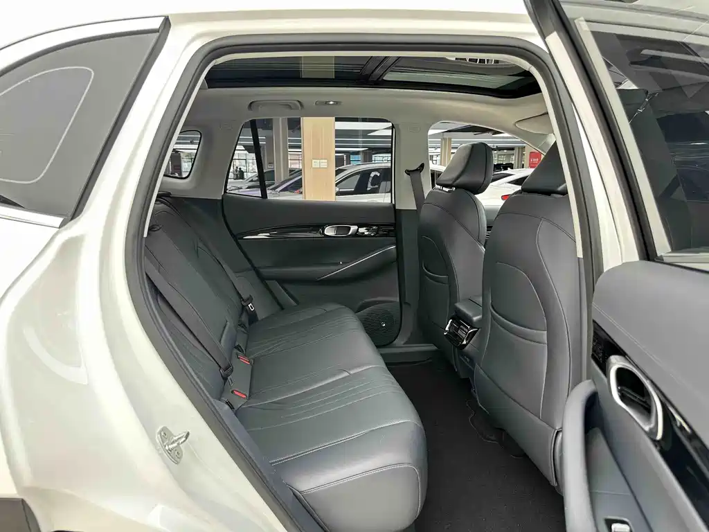 GEELY GALAXY GALAXY E5