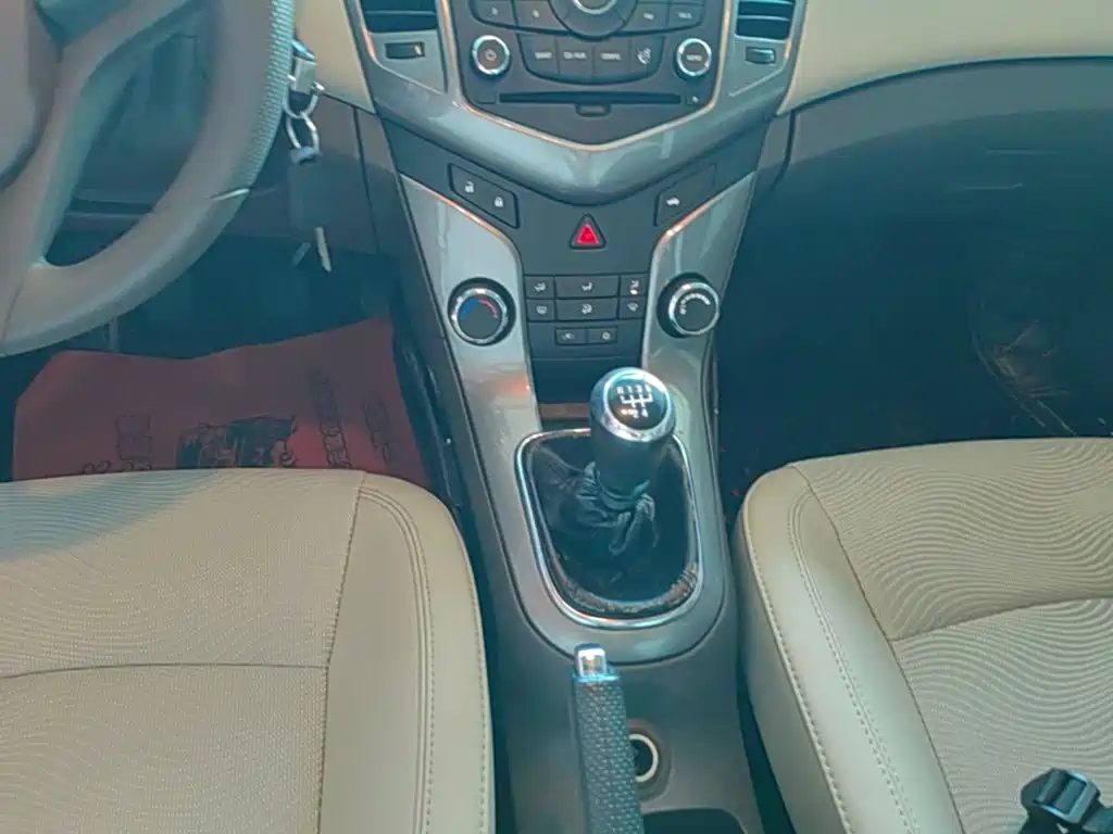 Chevrolet Cruze — миниатюра 14