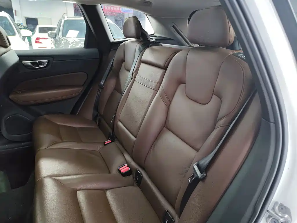Volvo XC60 — миниатюра 5