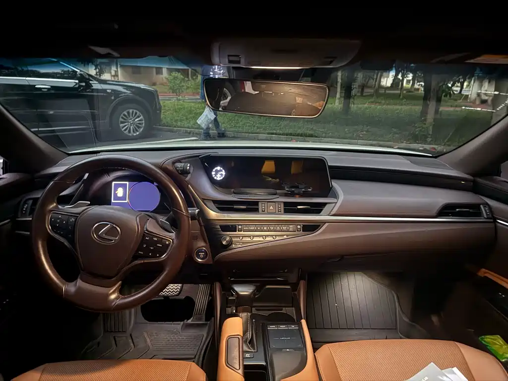 Lexus ES — миниатюра 5