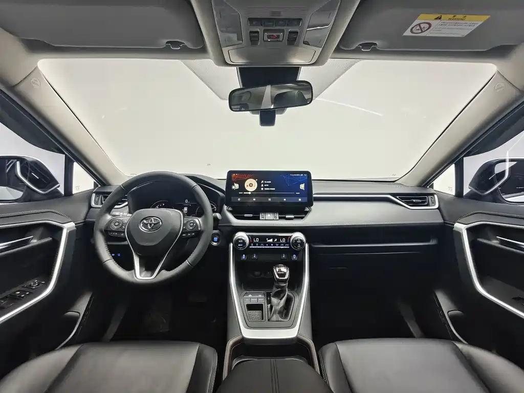 Toyota RAV4 — миниатюра 10