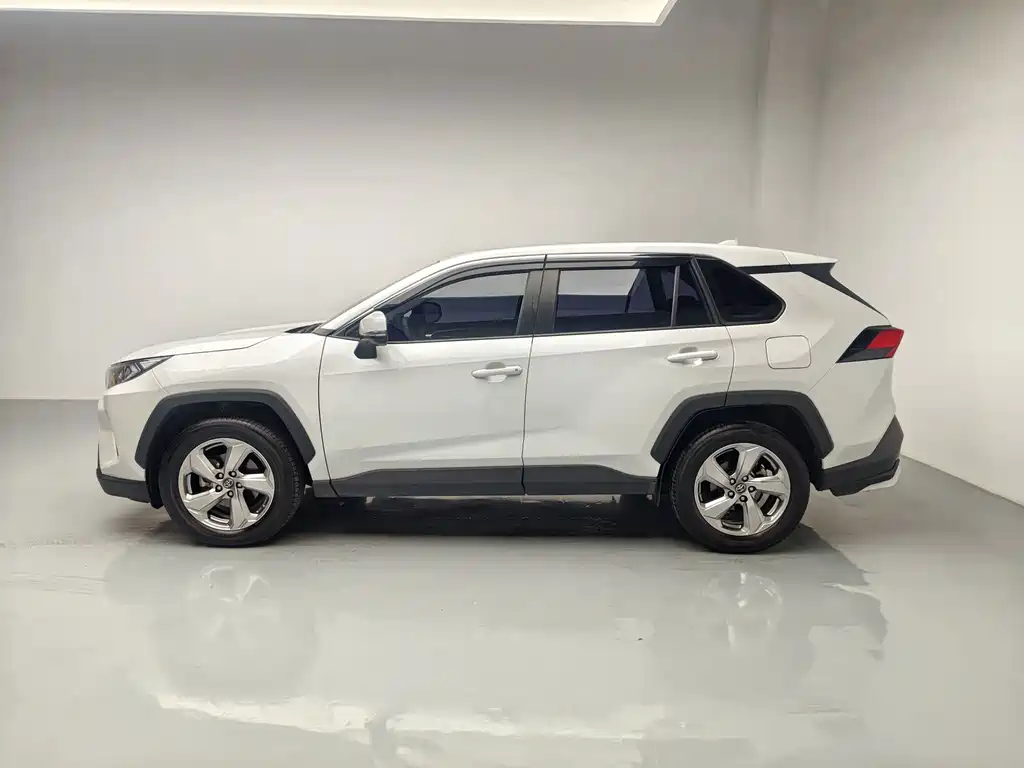 Toyota RAV4 — миниатюра 4